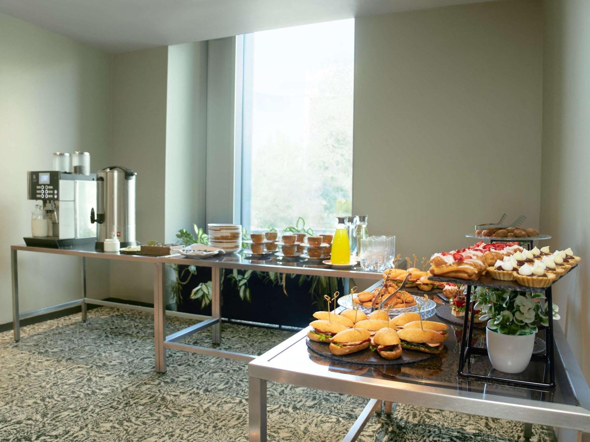 Novotel Living Almaty Jetisu المظهر الخارجي الصورة