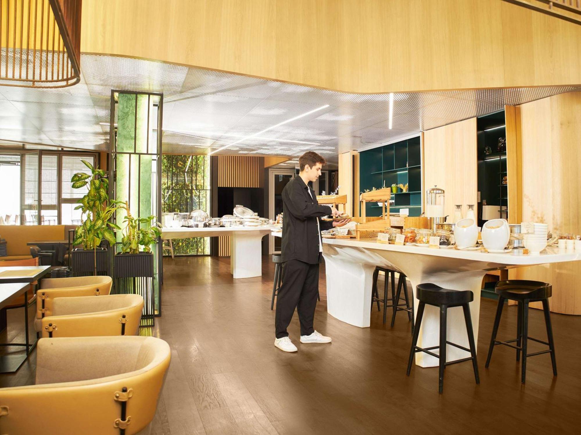 Novotel Living Almaty Jetisu المظهر الخارجي الصورة