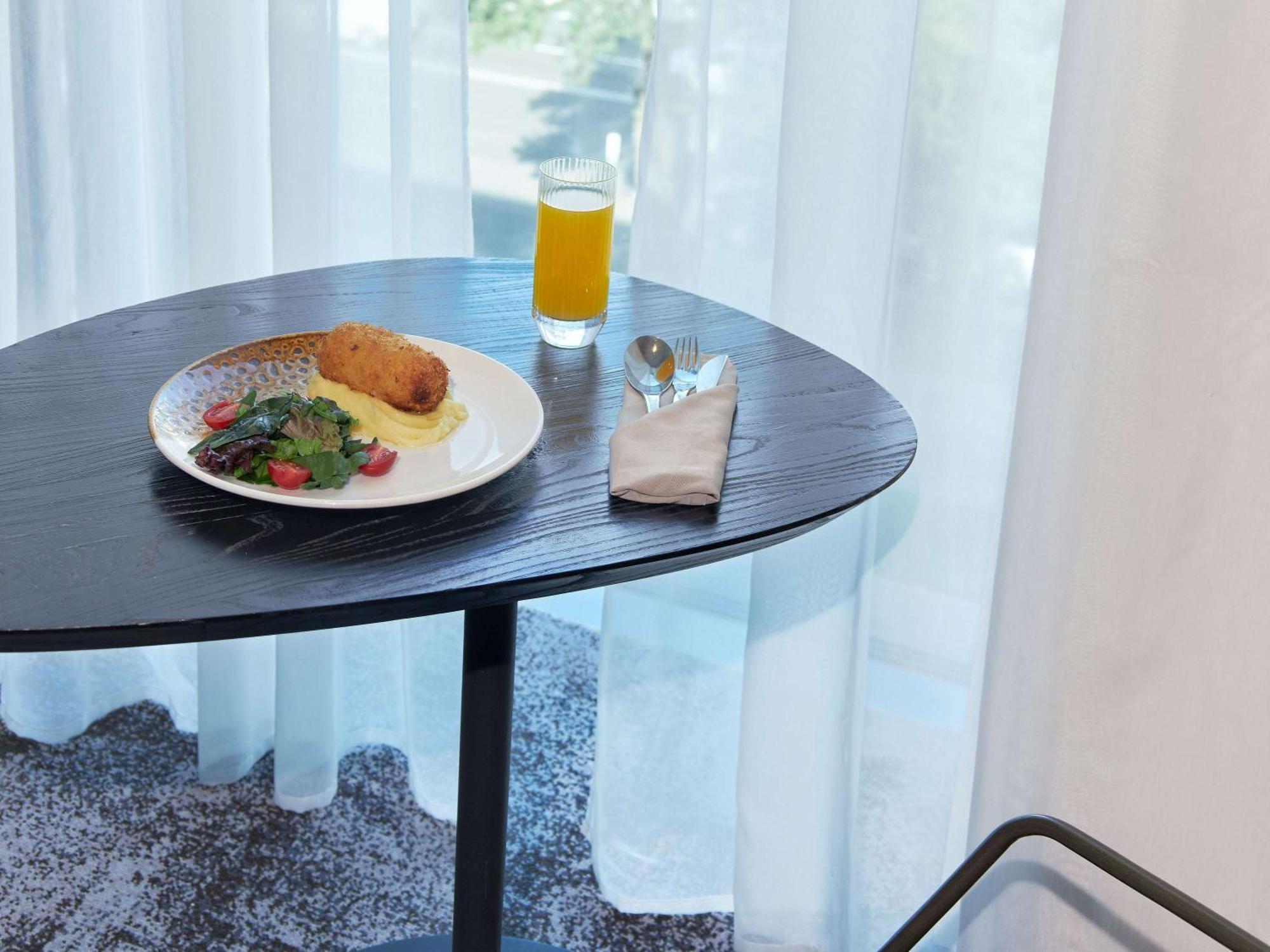 Novotel Living Almaty Jetisu المظهر الخارجي الصورة