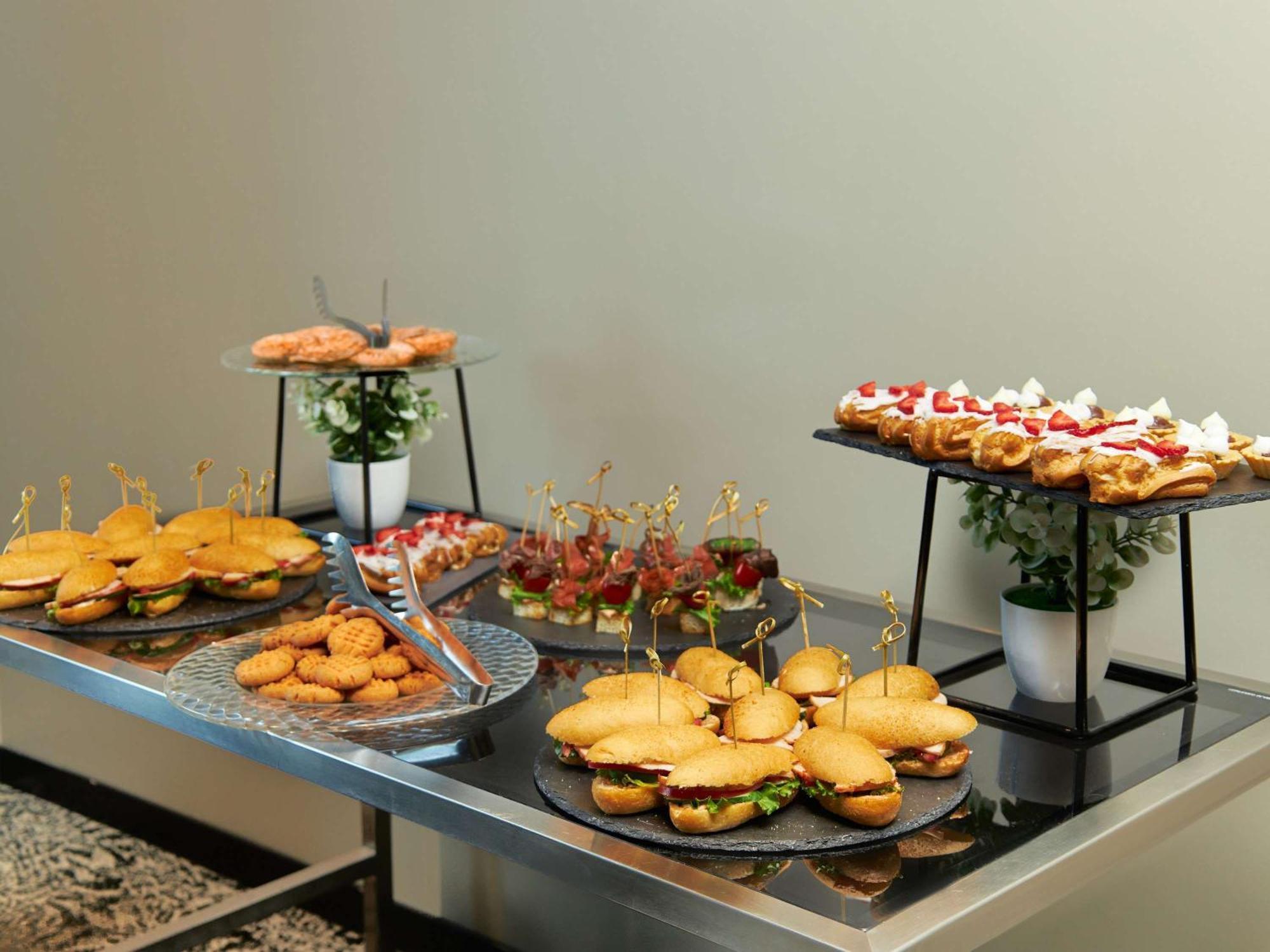 Novotel Living Almaty Jetisu المظهر الخارجي الصورة